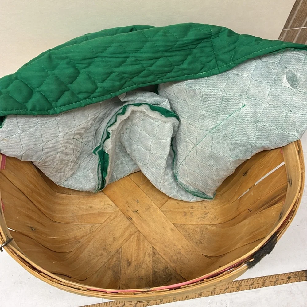 Wooden Orchard Bushel Basket Primitive Handles W/ Green Quilted Liner Pockets